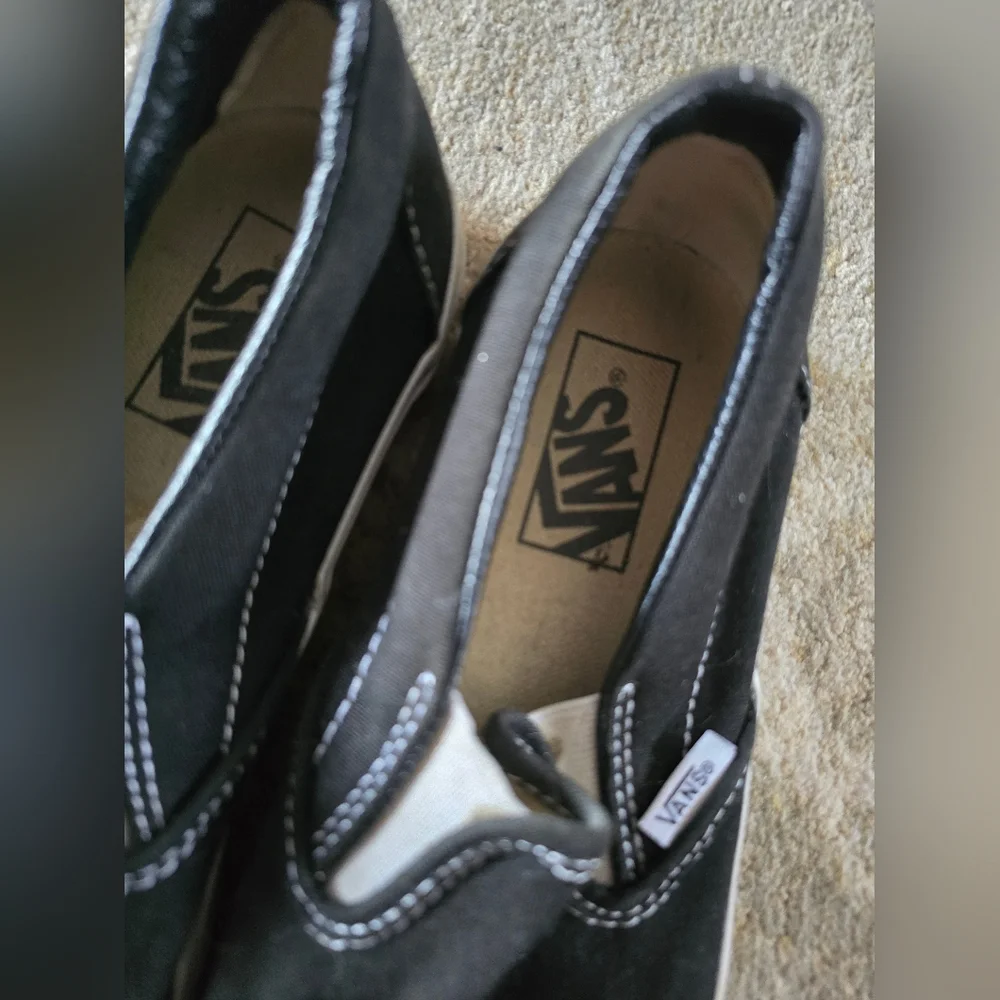 Vans - Picture 2 of 5